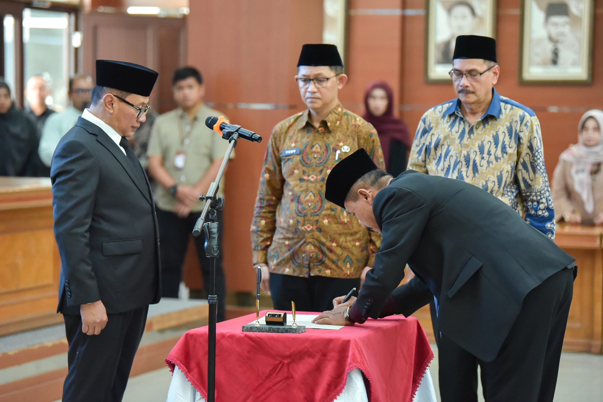 M. Idrsi saat dilantik Walikota Bukit Tinggi
