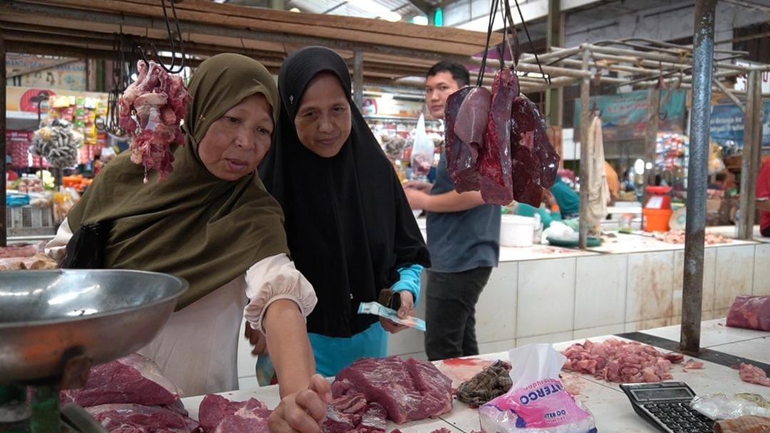 Foto Pembeli Pasar Lembang
