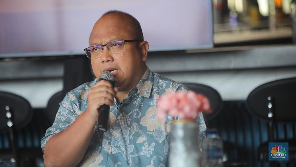 ekonom-senior-indef-tauhid-ahmad-dalam-acara-cnbc-indonesia-coffee-morning-tembakau-di-jakarta